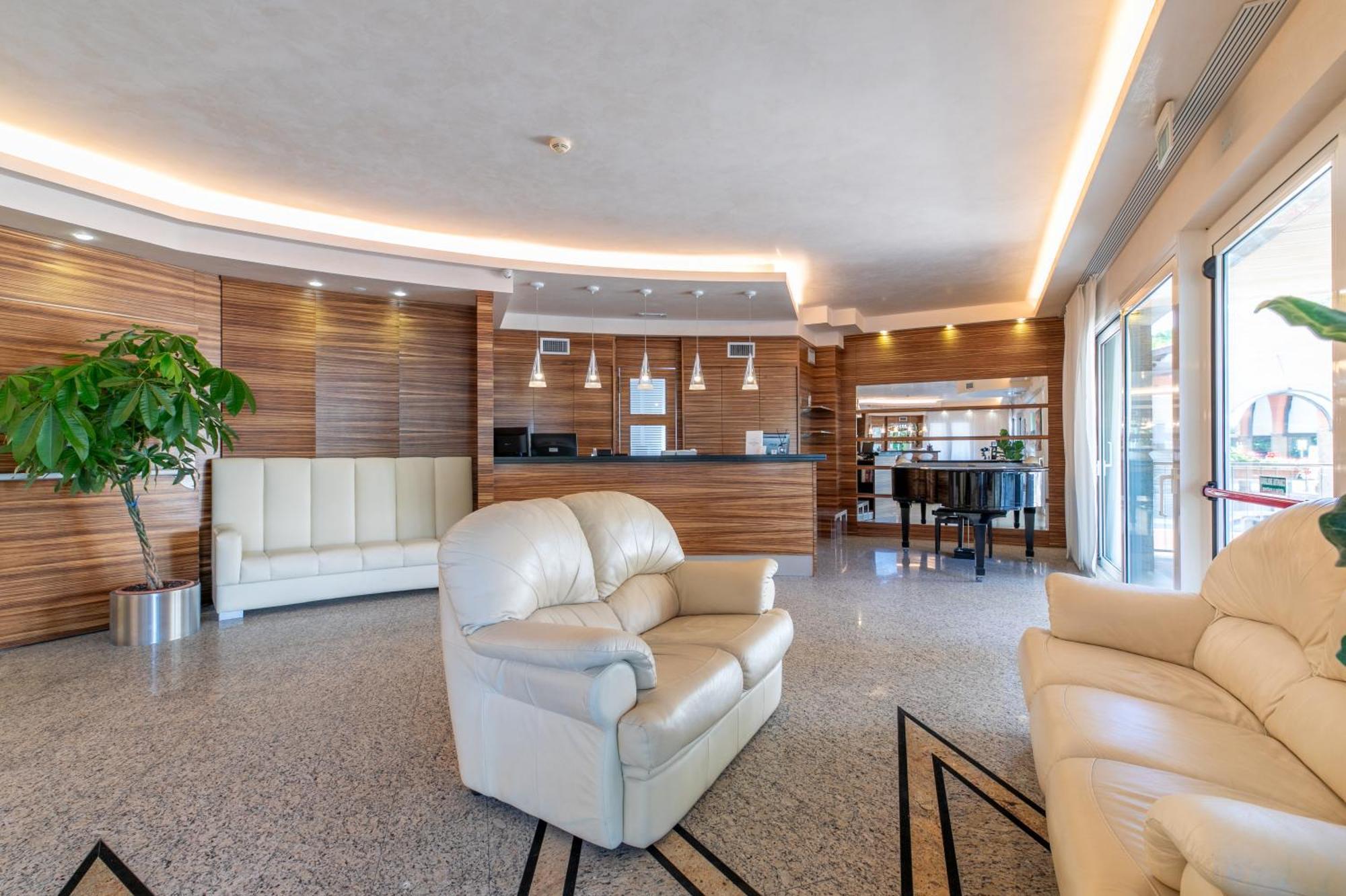 Hotel Villa Doimo Линьяно-Саббьядоро Экстерьер фото
