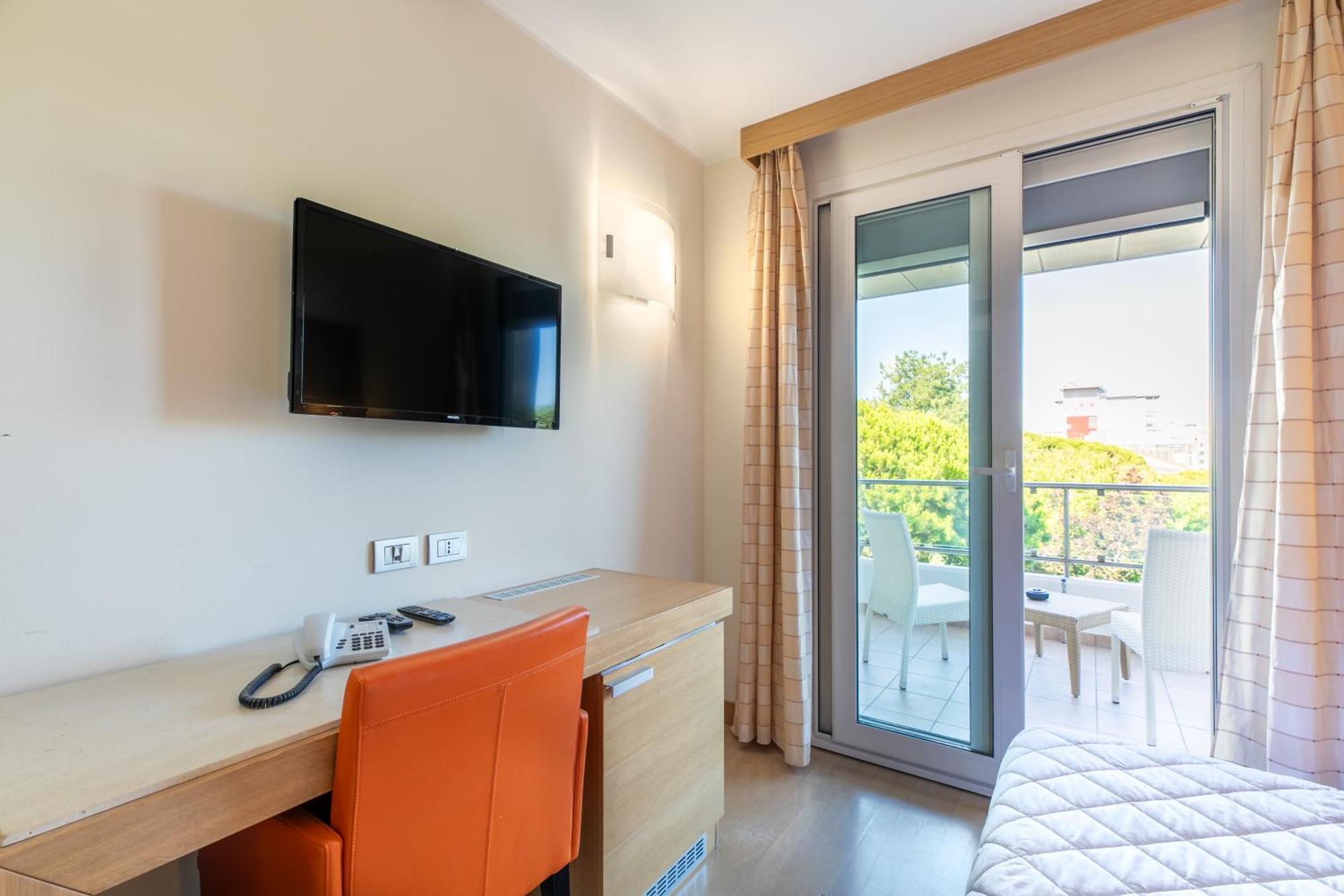 Hotel Villa Doimo Линьяно-Саббьядоро Экстерьер фото